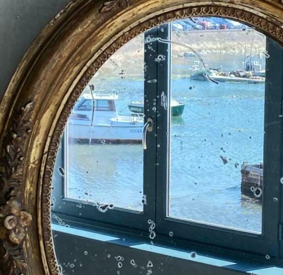 مبيت وإفطار La Maison Du Grand Rocher