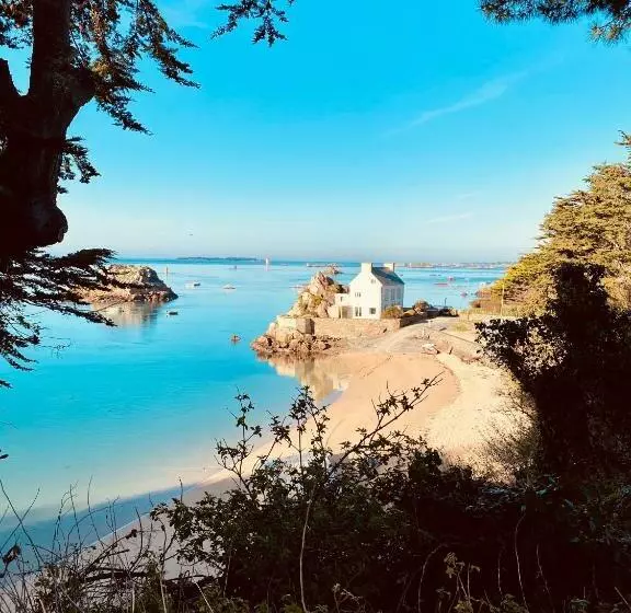 Aamiaismajoitus (B&B) La Maison Du Grand Rocher