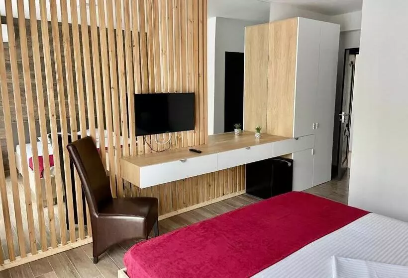 Pensió Clb Residence