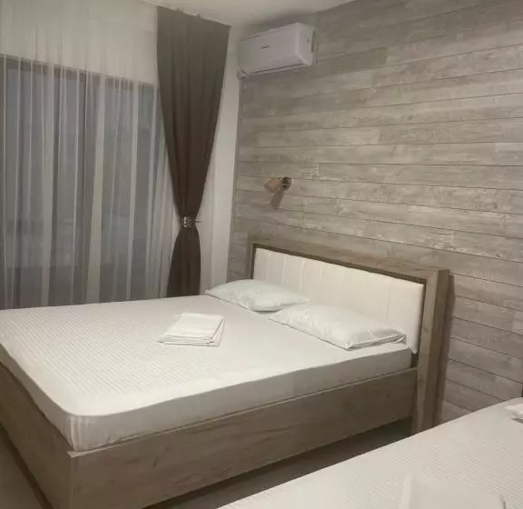 Pensió Clb Residence
