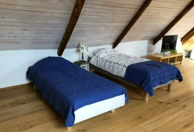 تختخواب و صبحانه Fridfullt Boende På Lantgård Med Underbar Utsikt