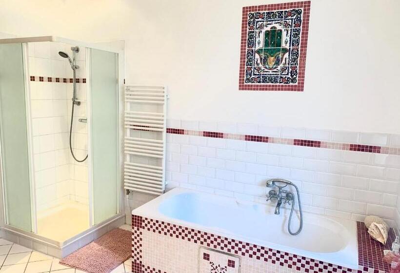 ベッドアンドブレックファースト La Tour D Héloïse   10  De Bruxelles