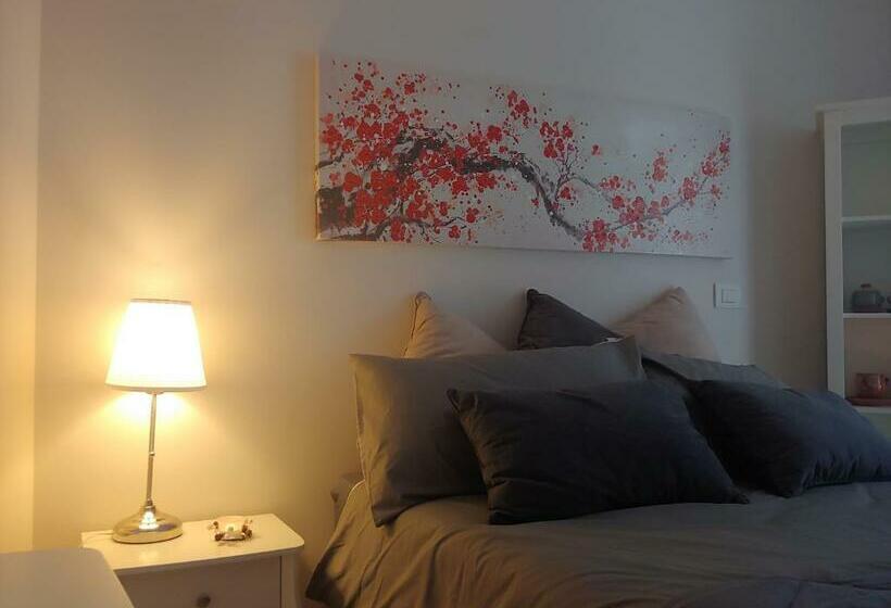 Bed and Breakfast Tiny