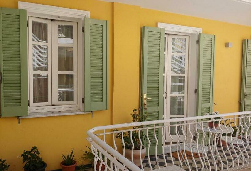 Bed and Breakfast Tiny