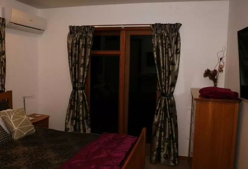 Aamiaismajoitus (B&B) Waiotahi Valley Lodge