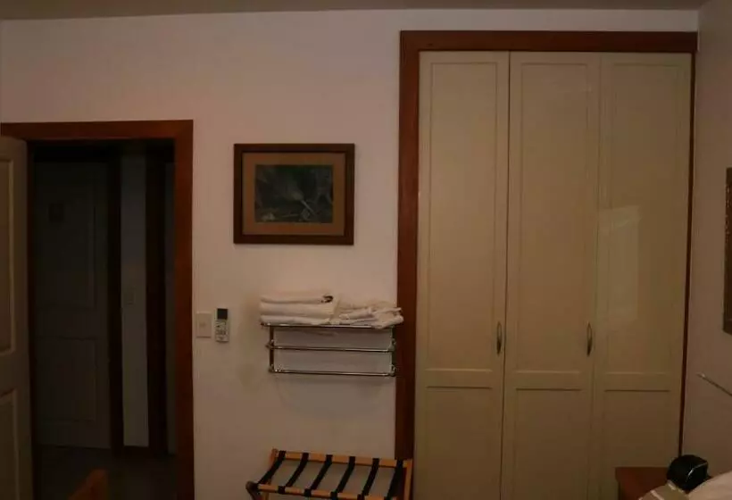 Aamiaismajoitus (B&B) Waiotahi Valley Lodge