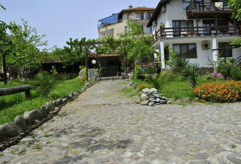 بنسيون Art Studio Capitain