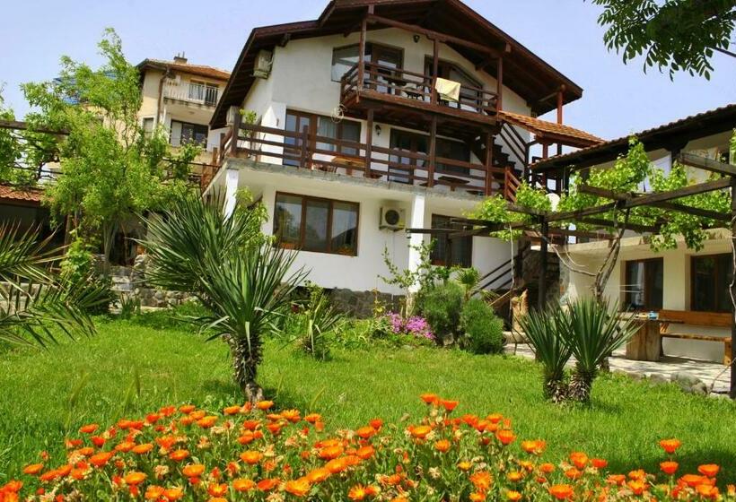 بنسيون Art Studio Capitain