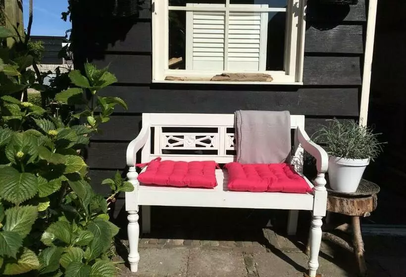 Aamiaismajoitus (B&B) Bed Bij Zee