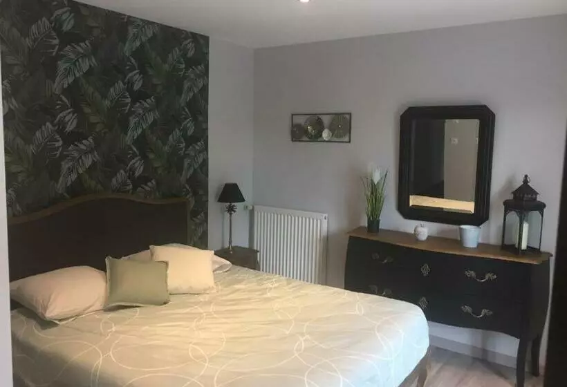 Aamiaismajoitus (B&B) Côté Jardin Des Charmilles