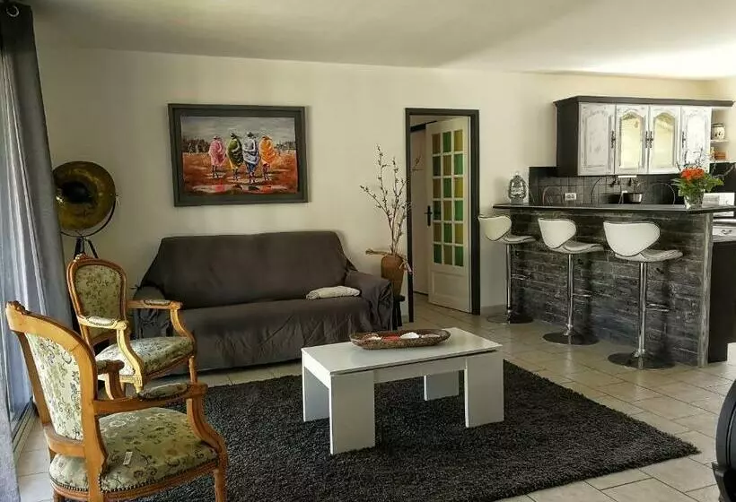 Aamiaismajoitus (B&B) La Petite Source