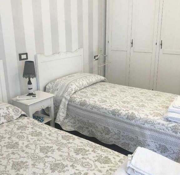 مبيت وإفطار La Rosa Bianca