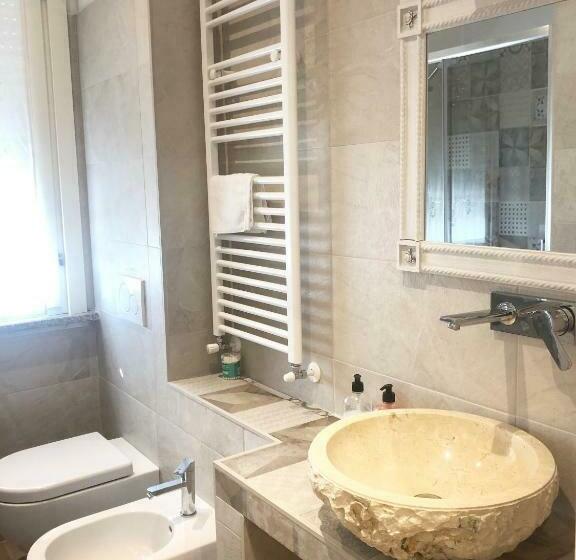 مبيت وإفطار La Rosa Bianca