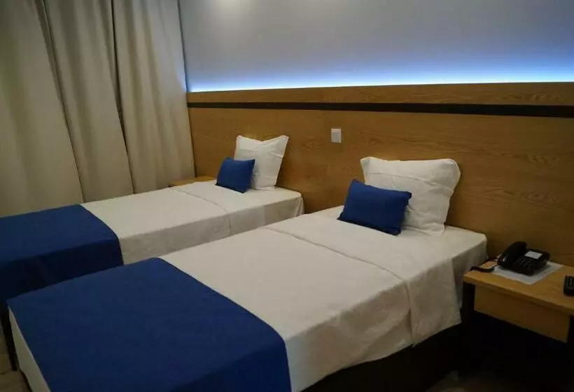Hotelli Angra Central