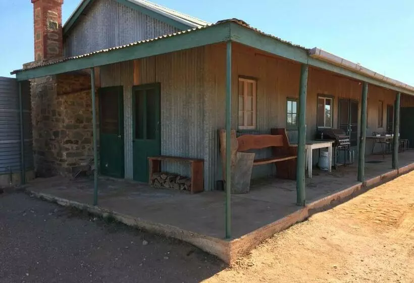 Hotelli Holowiliena Station & The Outback Blacksmith