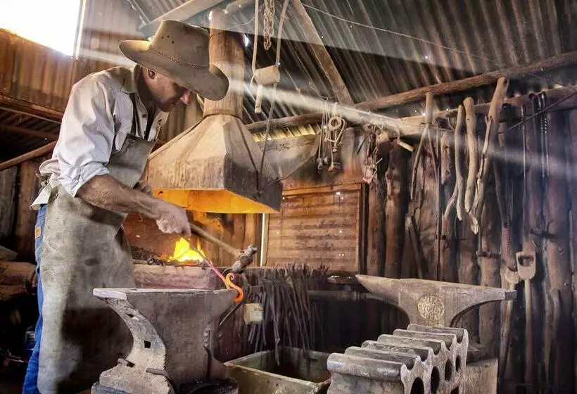 Hotelli Holowiliena Station & The Outback Blacksmith
