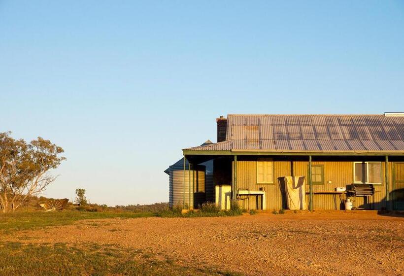 Hotel Holowiliena Station & The Outback Blacksmith