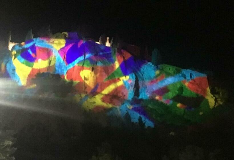 پانسیون Boutique Hostel By Cassis