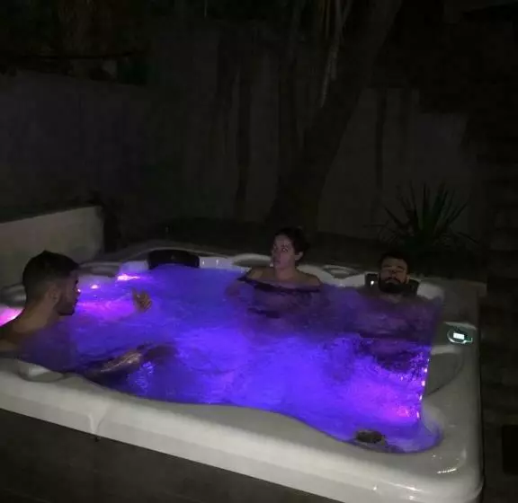 Majatalo Boutique Hostel By Cassis