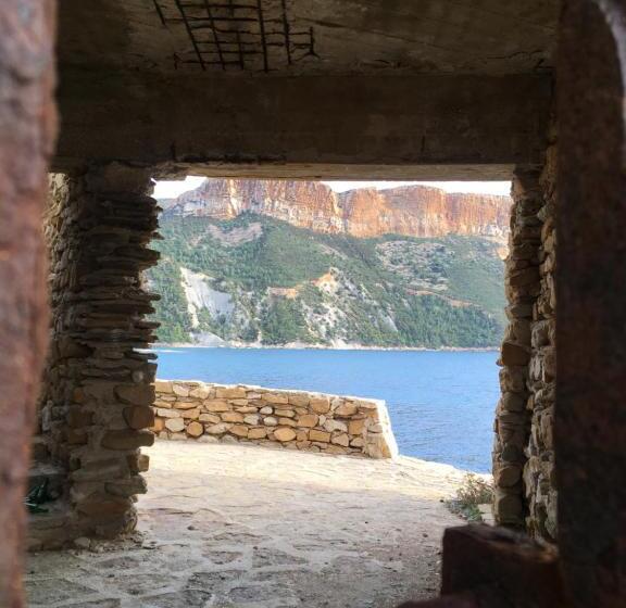 پانسیون Boutique Hostel By Cassis