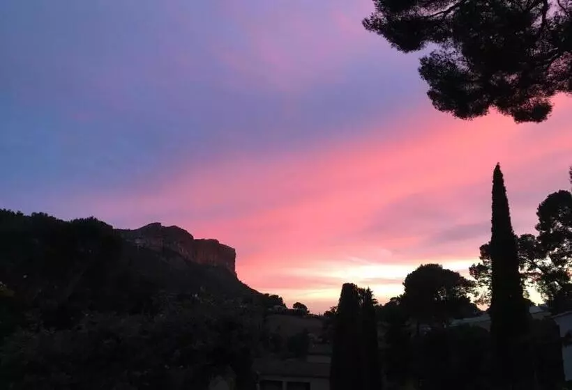 Majatalo Boutique Hostel By Cassis