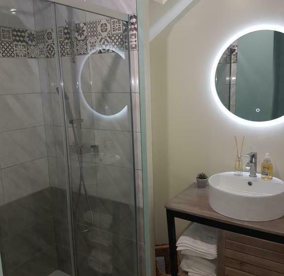 بنسيون Lucriolla