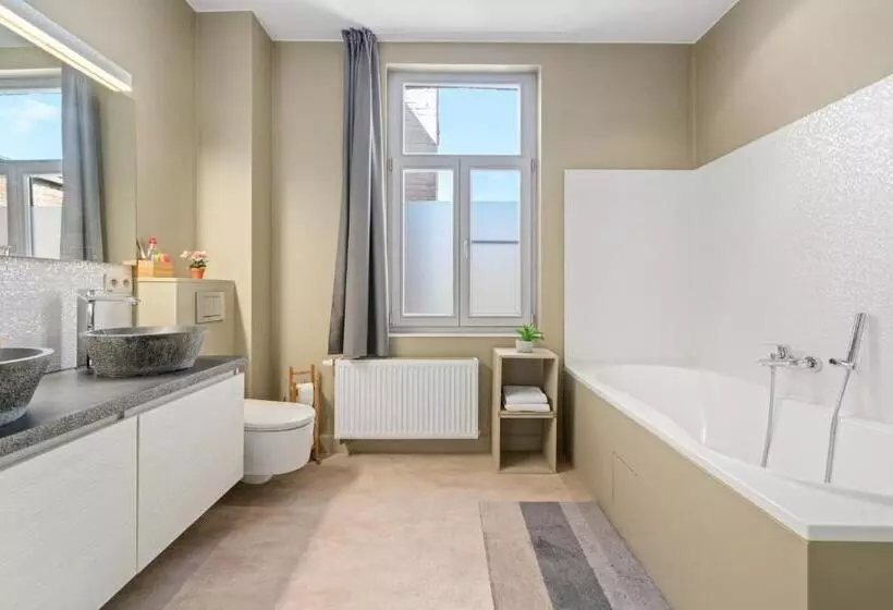 ペンション Spacious Guest Suites Near Historic Market   5 Min Walk
