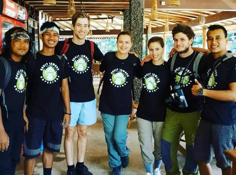 Lomakeskus Gino S Place   Guest House & Jungle Trekking