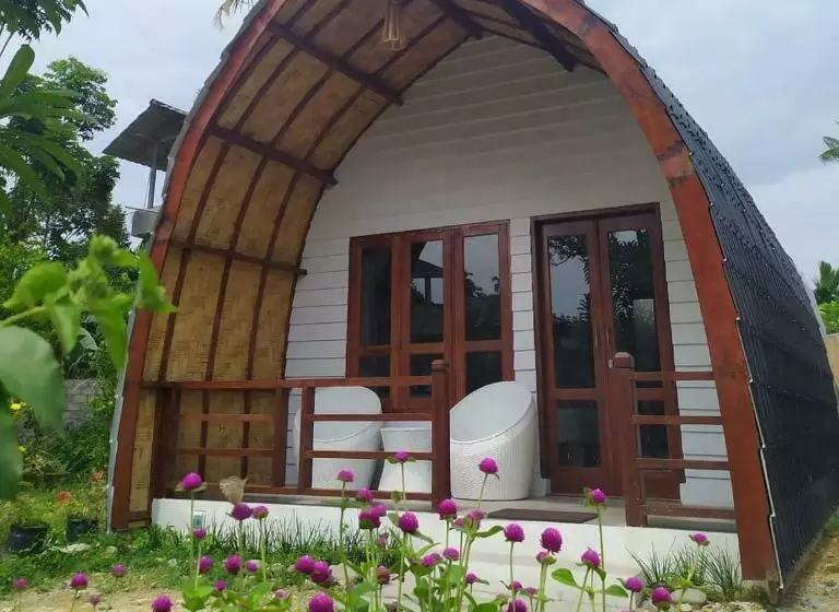 Lomakeskus Gino S Place   Guest House & Jungle Trekking