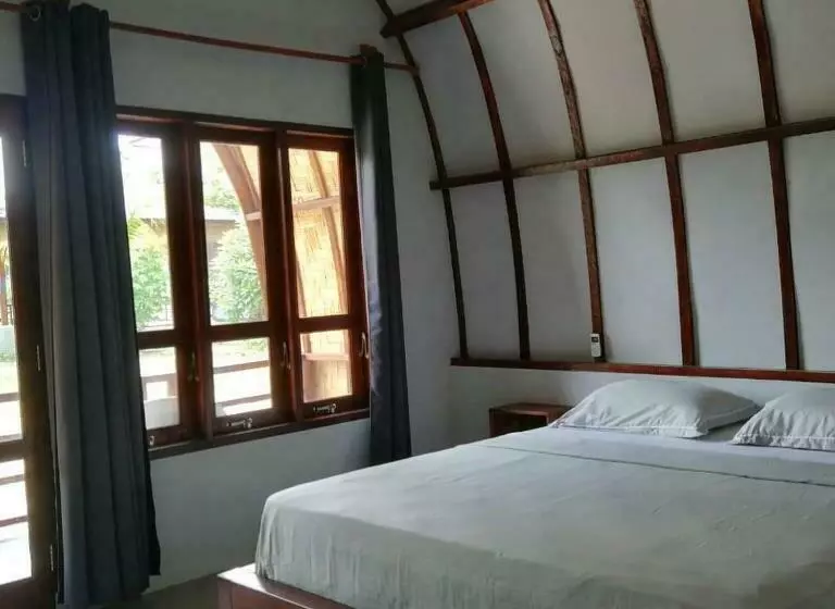 Lomakeskus Gino S Place   Guest House & Jungle Trekking