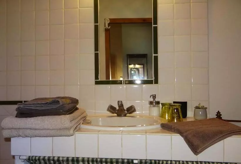 ベッドアンドブレックファースト Aux Berges Du Pont Du Gard