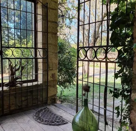 ベッドアンドブレックファースト Aux Berges Du Pont Du Gard