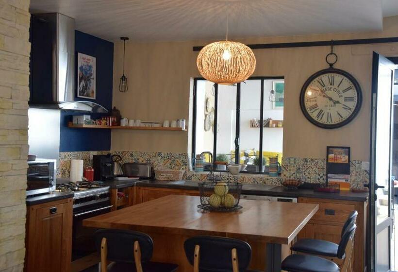 مبيت وإفطار Le Petit Patio