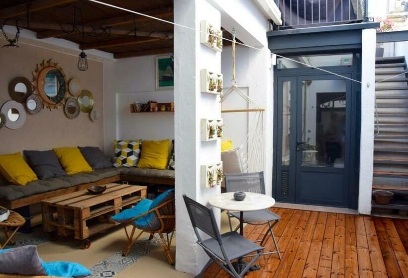 مبيت وإفطار Le Petit Patio