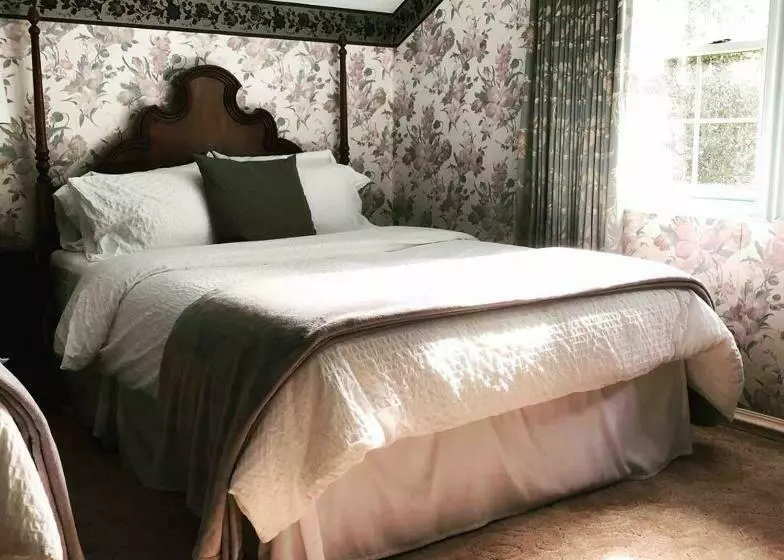 Aamiaismajoitus (B&B) Westfir Lodge