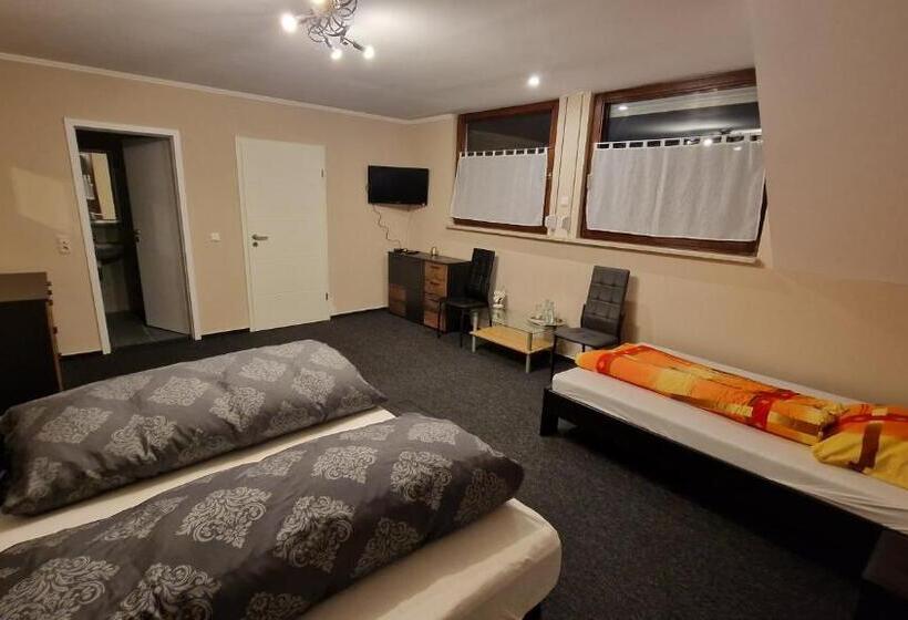 Отель & Restaurant   Zum Schleicher Kuckuck