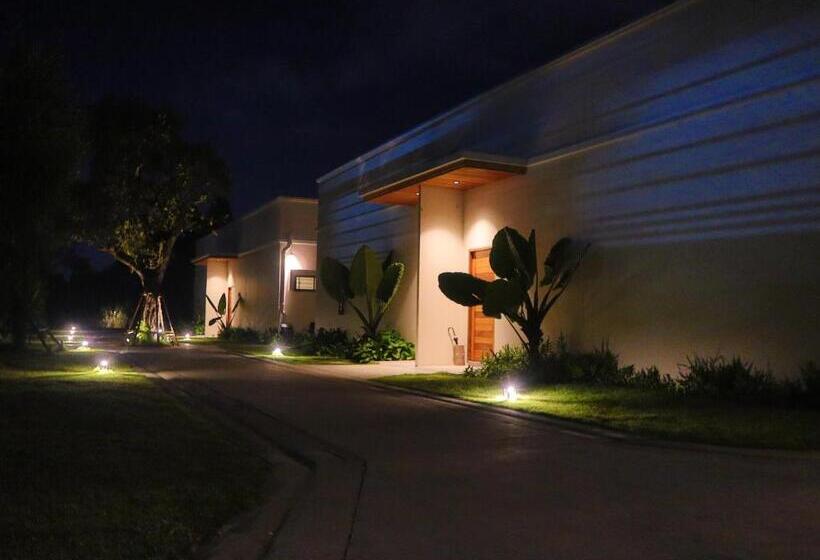 호텔 Toledo Pool Villa