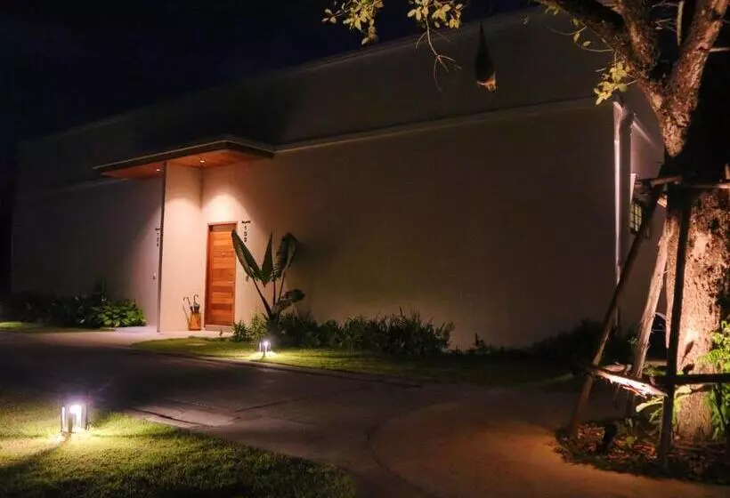 هتل Toledo Pool Villa