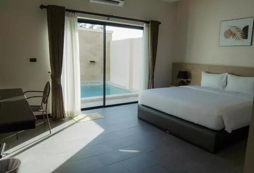 هتل Toledo Pool Villa