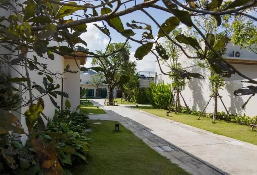 هتل Toledo Pool Villa