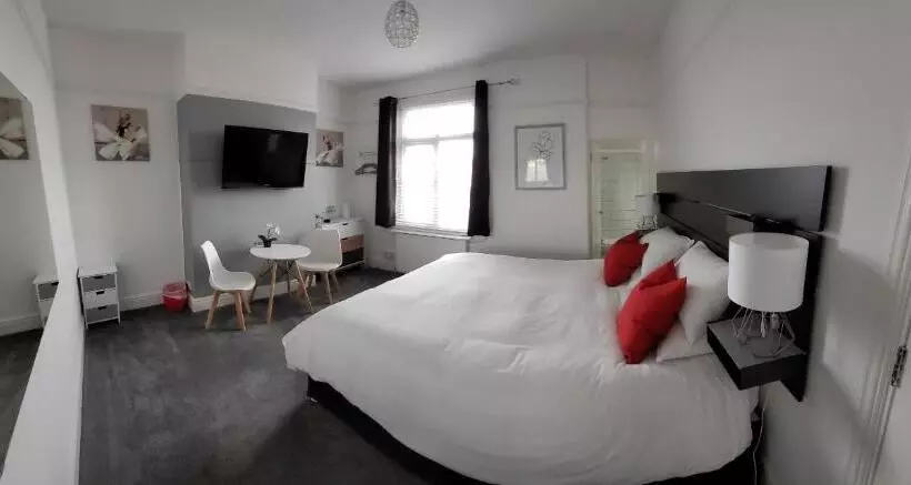 Majatalo Edelweiss Guest House