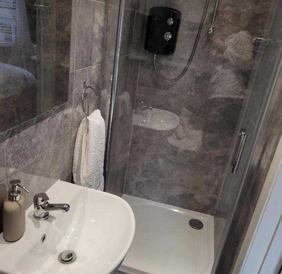 پانسیون Edelweiss Guest House