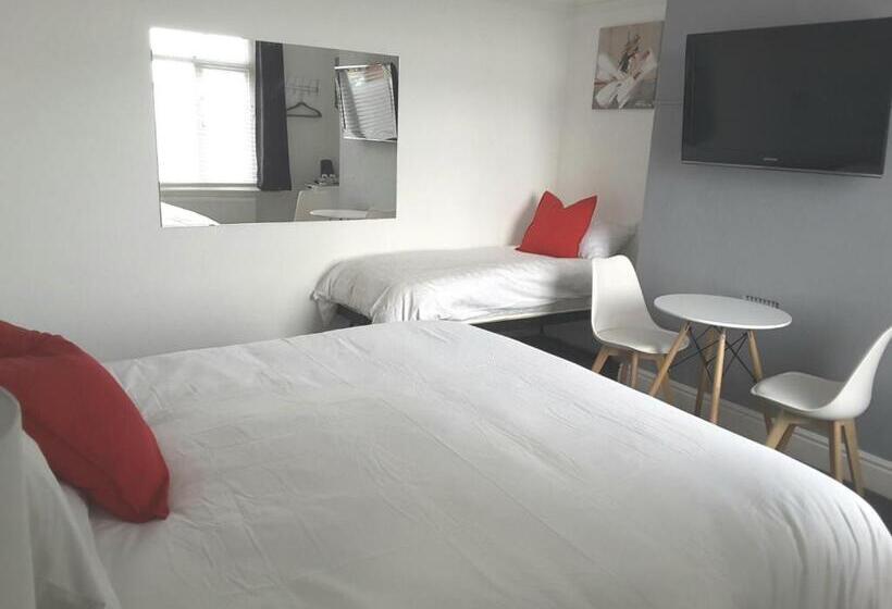 پانسیون Edelweiss Guest House