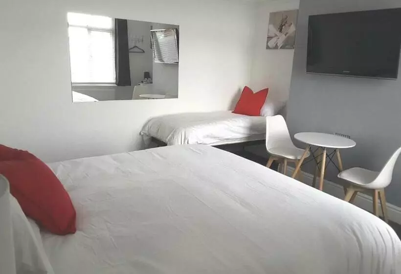 Majatalo Edelweiss Guest House