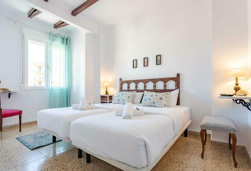 Пансион Hostal El Perelló, Valencia