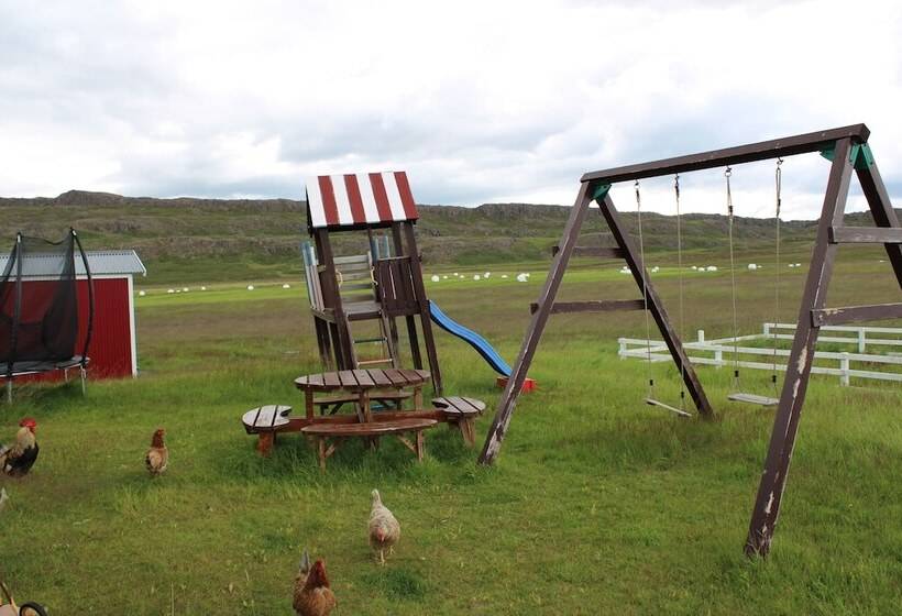 پانسیون Stóri Bakki Guesthouse With Hot Tub