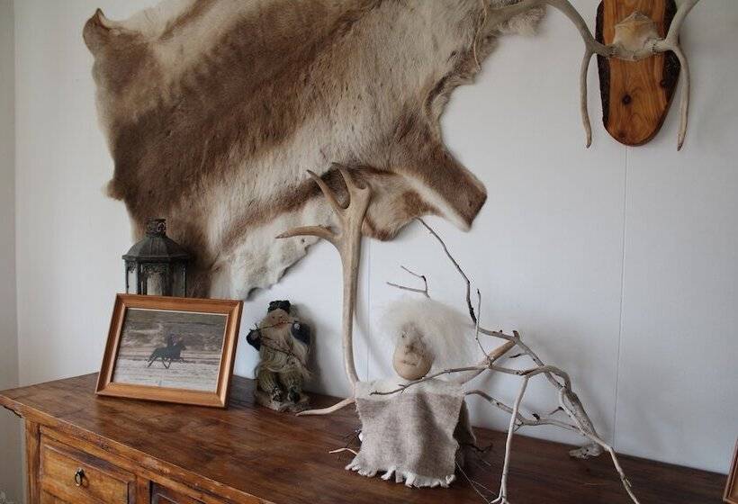 پانسیون Stóri Bakki Guesthouse With Hot Tub