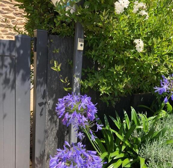 Bed and Breakfast Ardoises Et Agapanthes