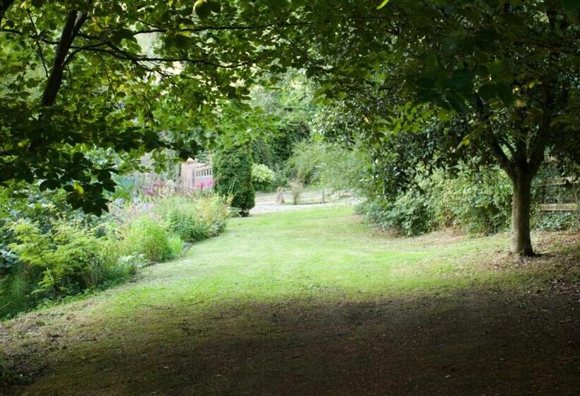 ベッドアンドブレックファースト Bagnell Farm Cottage