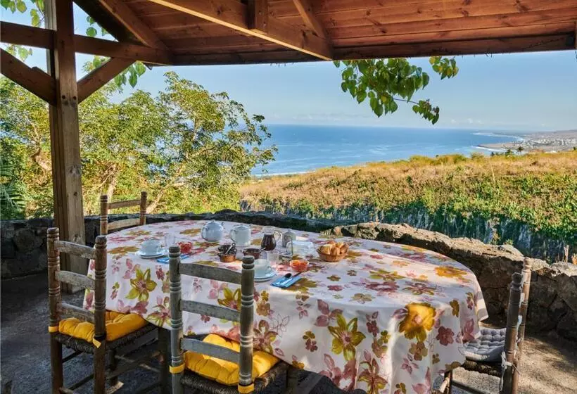 تختخواب و صبحانه Saint Leu   Chambre 3 épis Avec Pdj Piscine En Pleine Nature Vue Mer   Bardzour